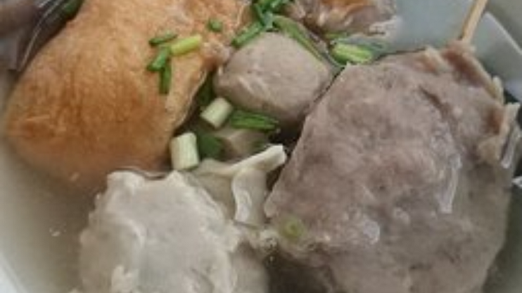 Wisata Kuliner Surabaya Paling Dicari ini Bakso Enak dan Legendaris Super Mantap 