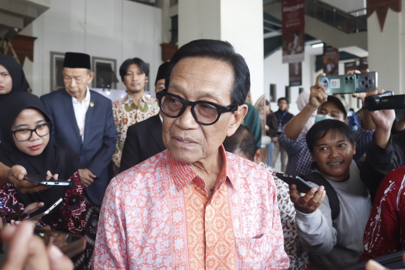 Video AI Catut Sri Sultan HB X Beredar di WhatsApp, Pemda DIY Pastikan Hoaks dan Diduga Modus Penipuan