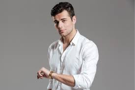 Referensi Clean Look Outfit Pria Yang Stylish dan Profesional, Bikin Penampilan Tambah Simpel & Menarik