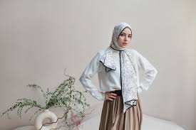 Simak 8 Item Fashion Wajib Untuk Muslimah Masa Kini, Yang Cocok dan Nyaman Dipakai Liburan Akhir Pekan