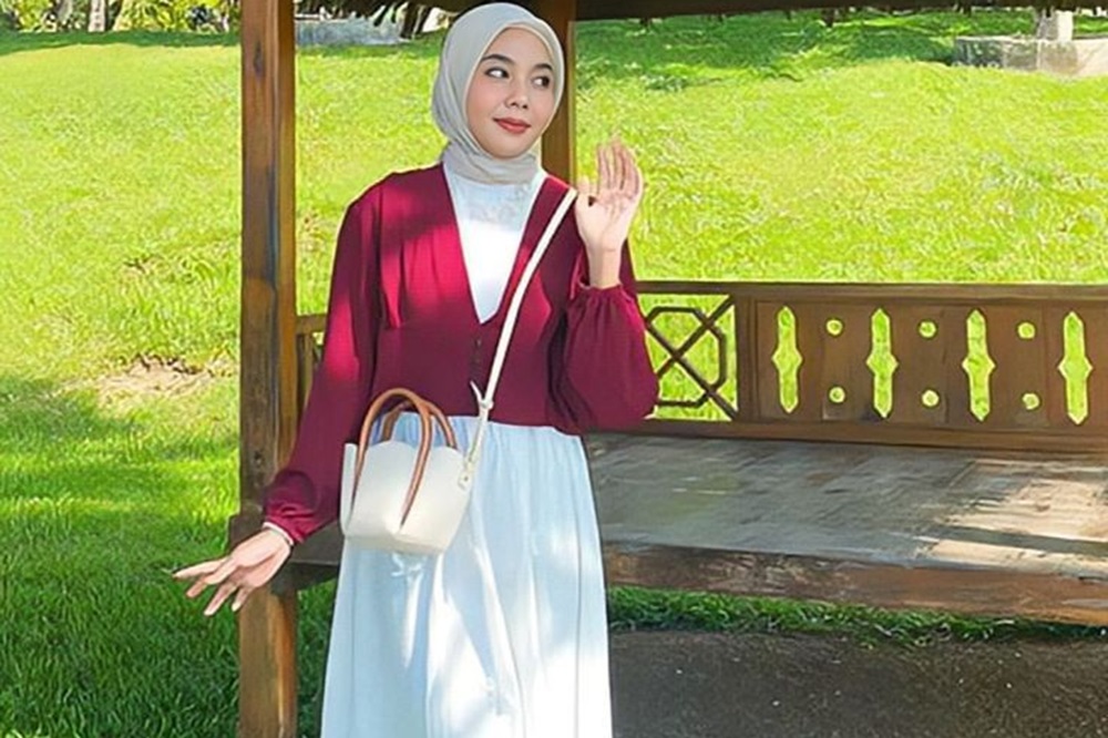 Sambut Hari Kemerdekaan dengan Outfit Hijab Merah Putih, Intip Inspirasinya Disini