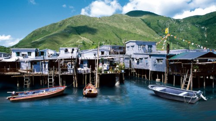 Cara Liburan Hemat ke Hong Kong, Rute Ngong Ping dan Desa Tai O dalam Sehari