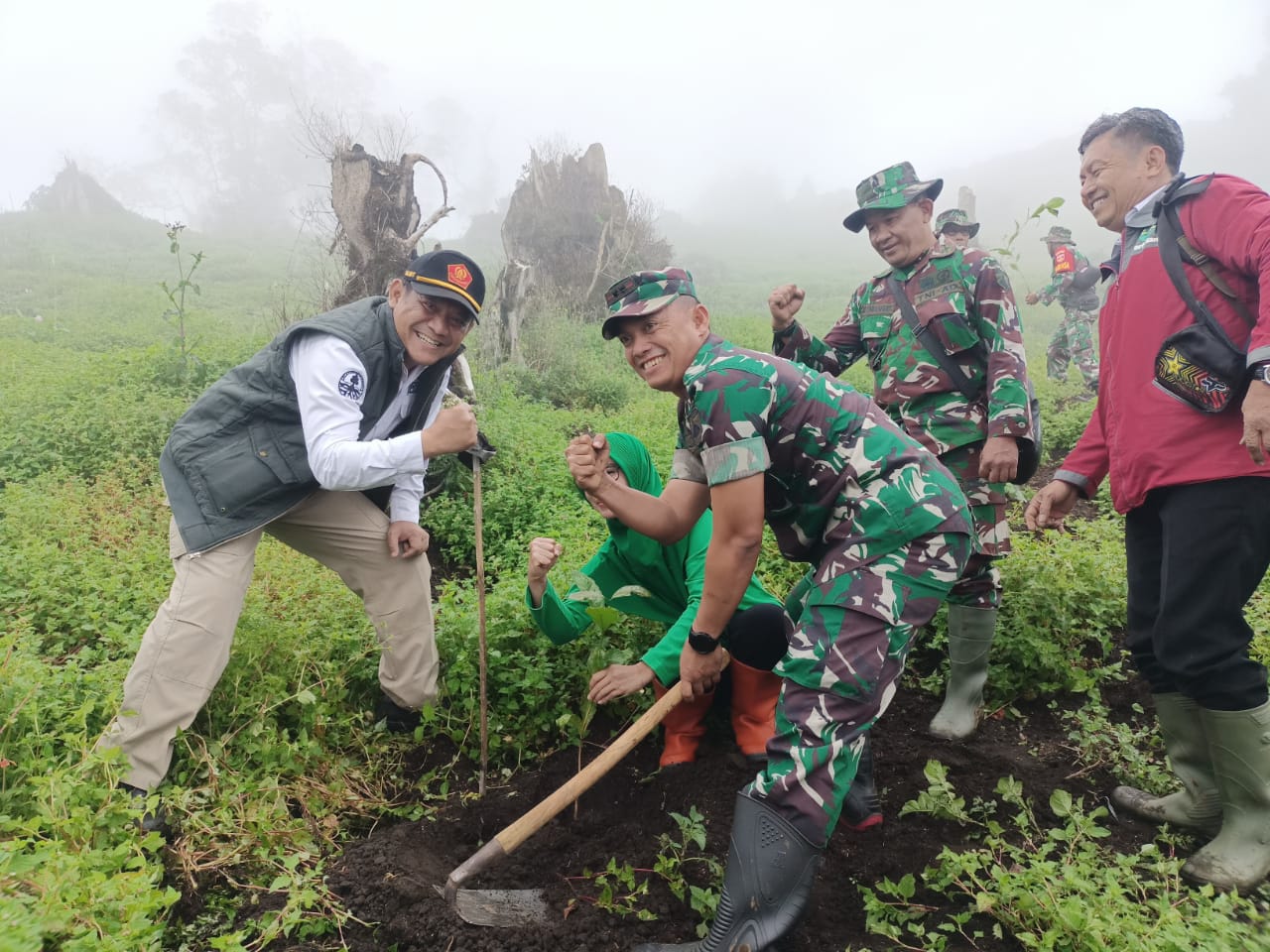 Cegah Bencana, Tim Gabungan Tanam 16 Ribu Pohon di Hutan Gunung Slamet Kabupaten Tegal