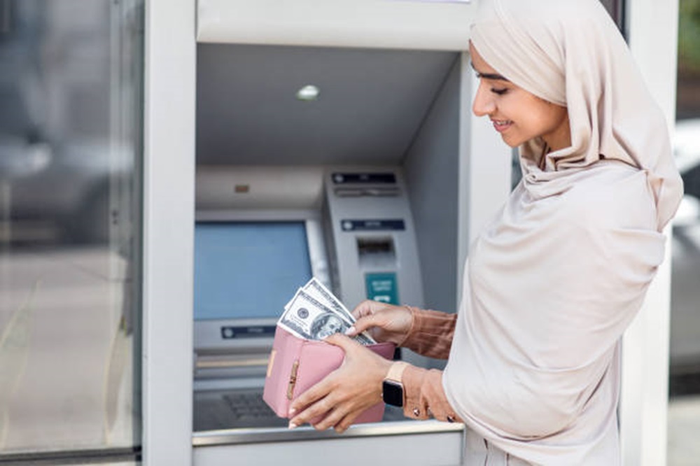 Tabungan Bebas Biaya Admin? Simak Rekomendasi dan Sistem Menabung di Bank Syariah Terbaik di Indonesia!