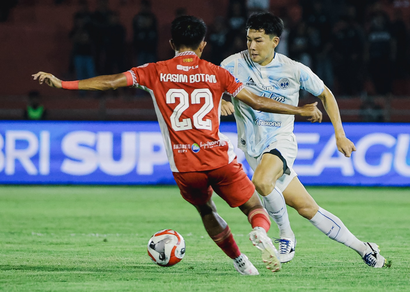 Main 10 Pemain, PSIM Imbang Tanpa Gol di Kandang Semen Padang