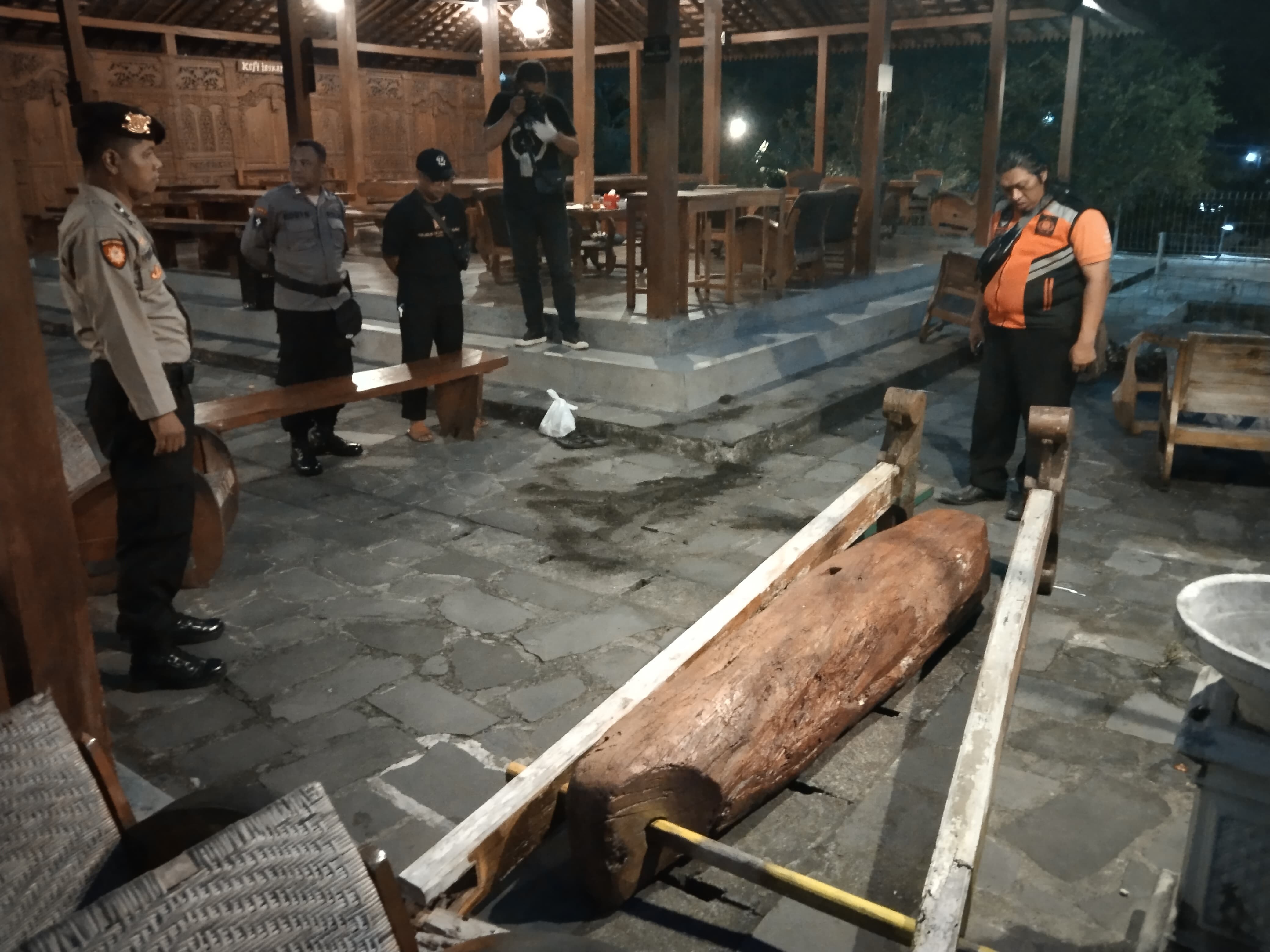 Anak Perempuan 6 Tahun Tewas Tertimpa Kentongan di Rumah Makan Kulon Progo