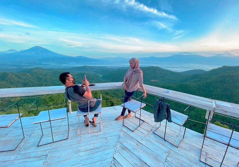 Spot Menikmati Keindahan Sunset di Bukit Menoreh Yogyakarta, Definisi Surga Tersembunyi 