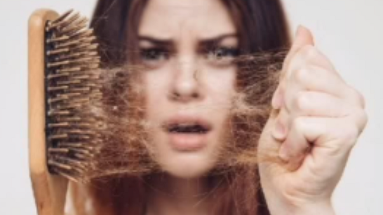 Hadapi Rambut Rontok Bikiin Gak PD? Begini Penyebab dan Solusinya