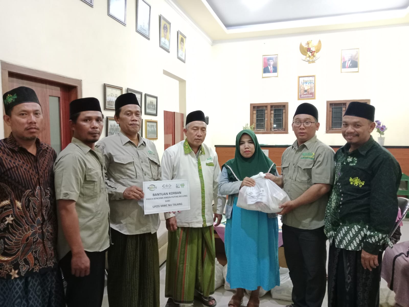 UPZIS NU Talang Tegal Salurkan Bantuan ke Korban Puting Beliung