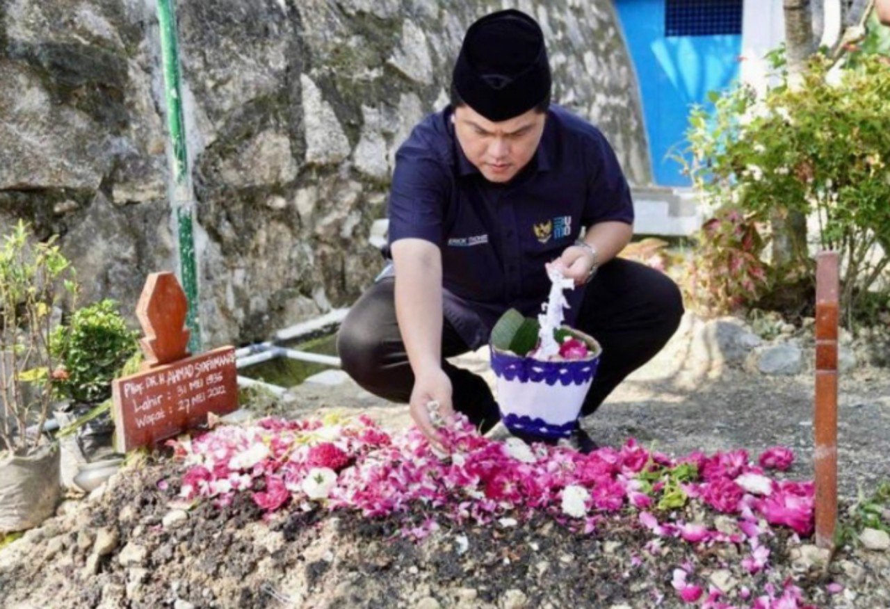 Ziarah ke Makam Ahmad Syafii Maarif, Erick Thohir: Buya Mengajarkan Agar Memiliki Cakrawala Berpikir yang Luas