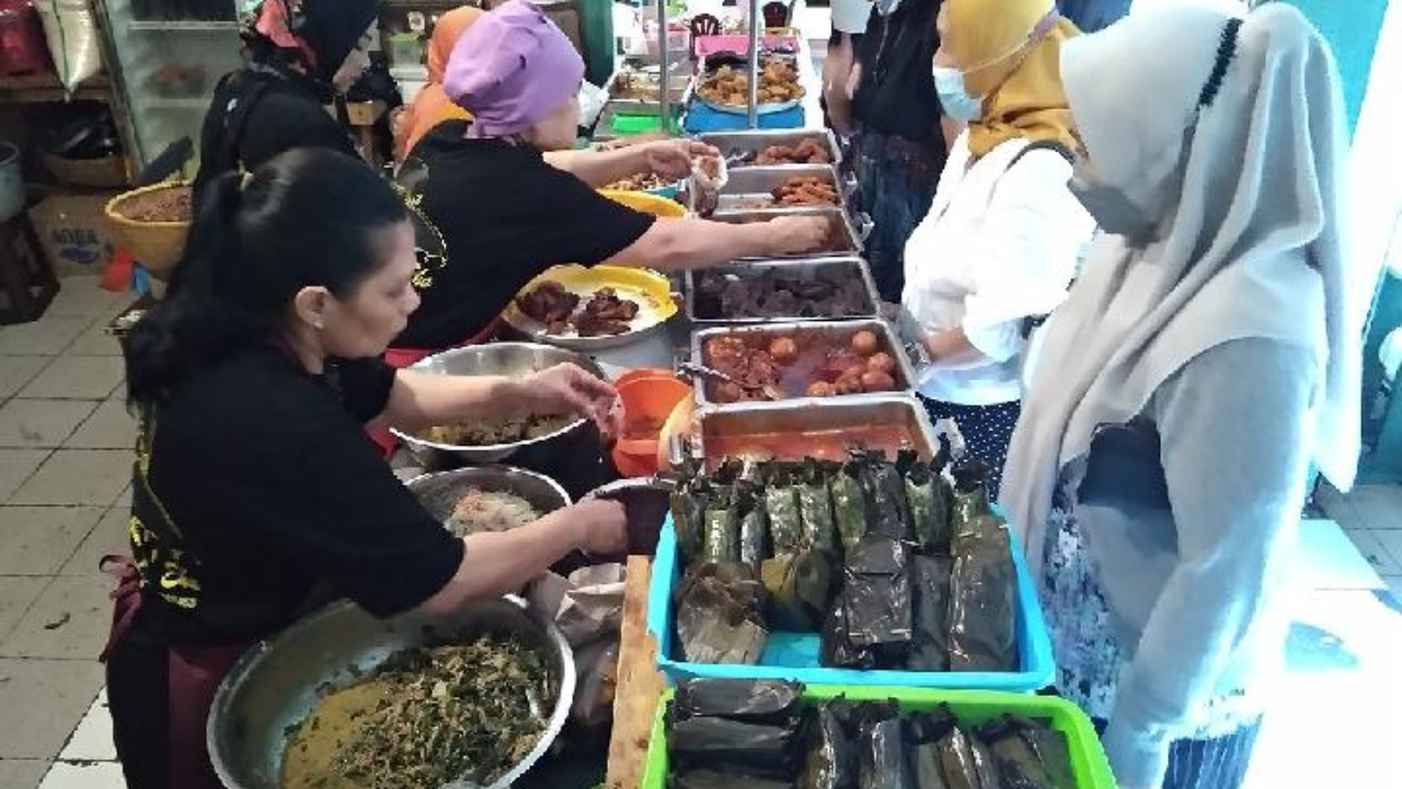 Pilihan Kuliner Viral Pasar Cihapit Bandung jadi Surga Makanan Legendaris