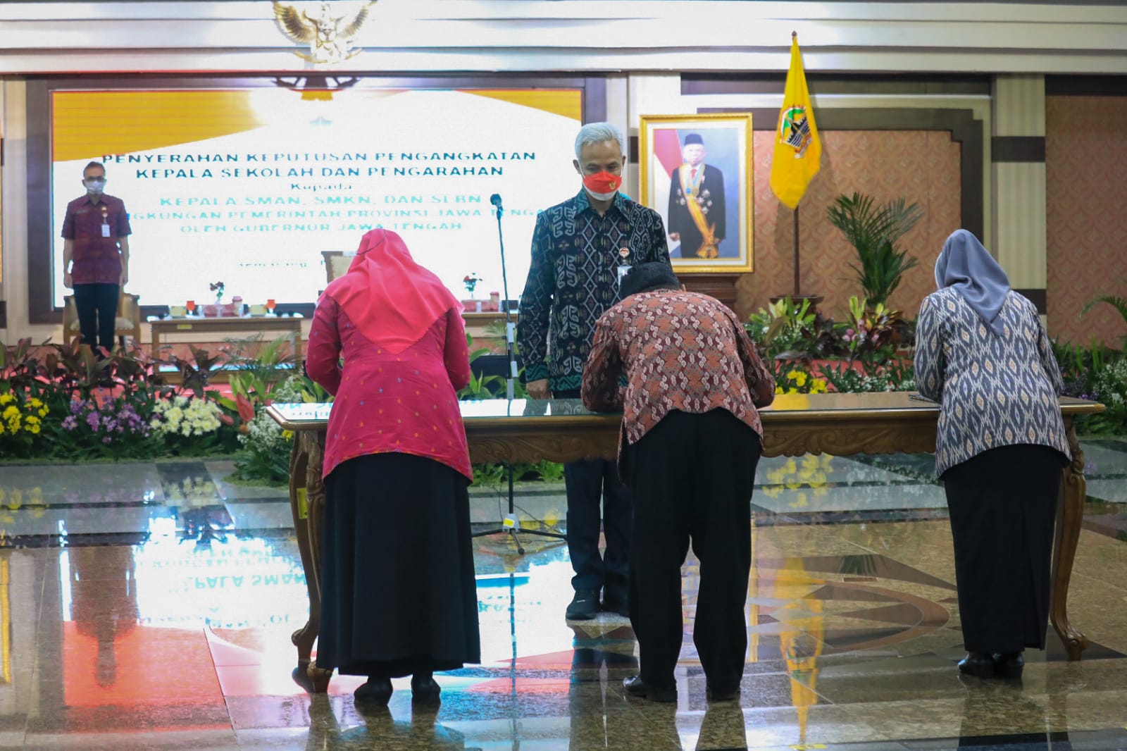 Ganjar Beri Peringatan Keras usai Lantik 126 Kepala Sekolah