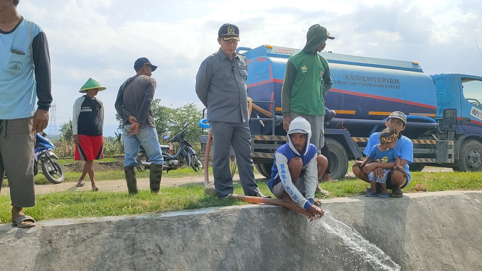 Petani Bawang Merah Brebes Kesulitan Air, BBWS Cimanuk-Cisanggarung Droping Air