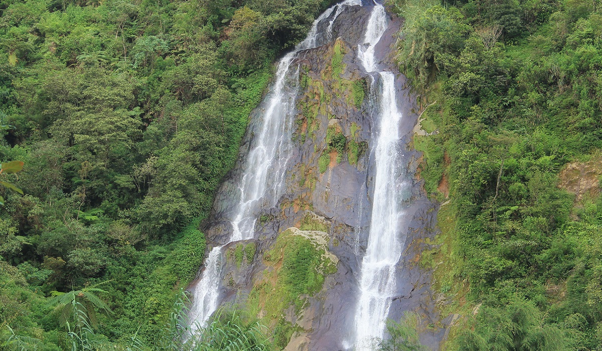 Destinasi Wisata Curug Sikarim: Daya Tarik, Tiket Masuk, Jam Buka dan Lokasi Lengkap