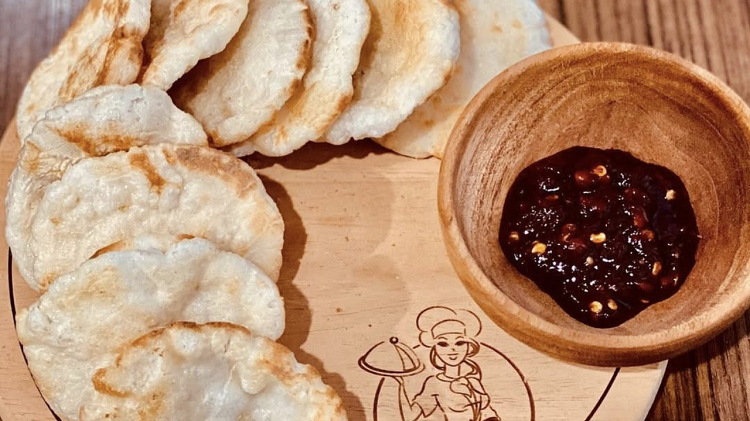 Rekomendasi Utama Camilan Gurih dan Penganan Berbahan Ikan Khas Palembang