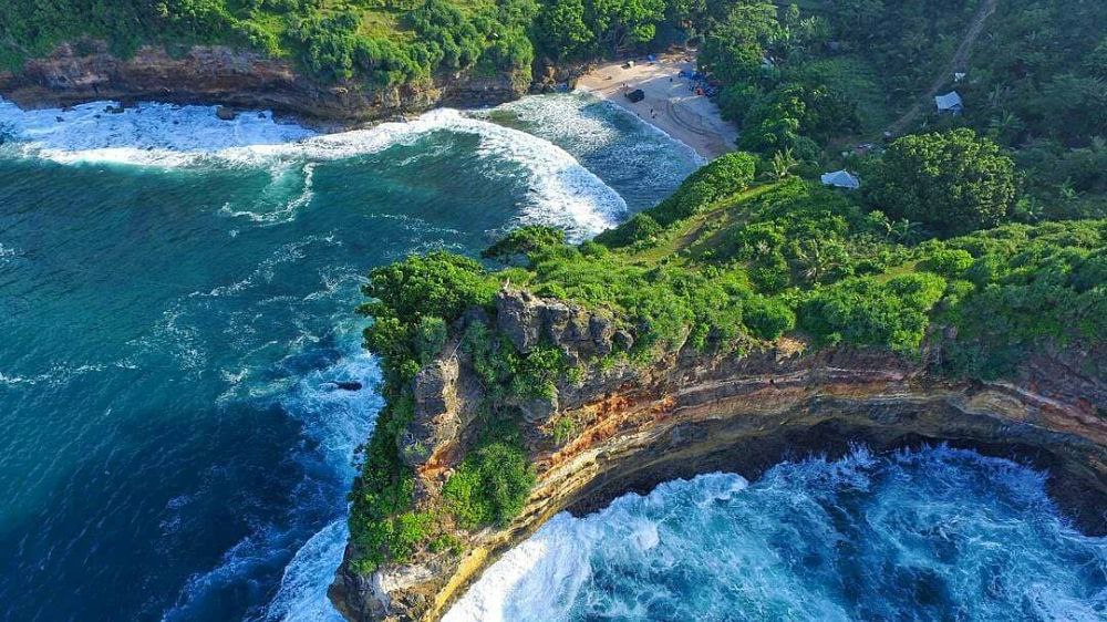 4 Destinasi Wisata Terbaru 2024!! Keindahan Pantai Gunung Kidul Susah Dilupakan, Wajib di Kunjungi 