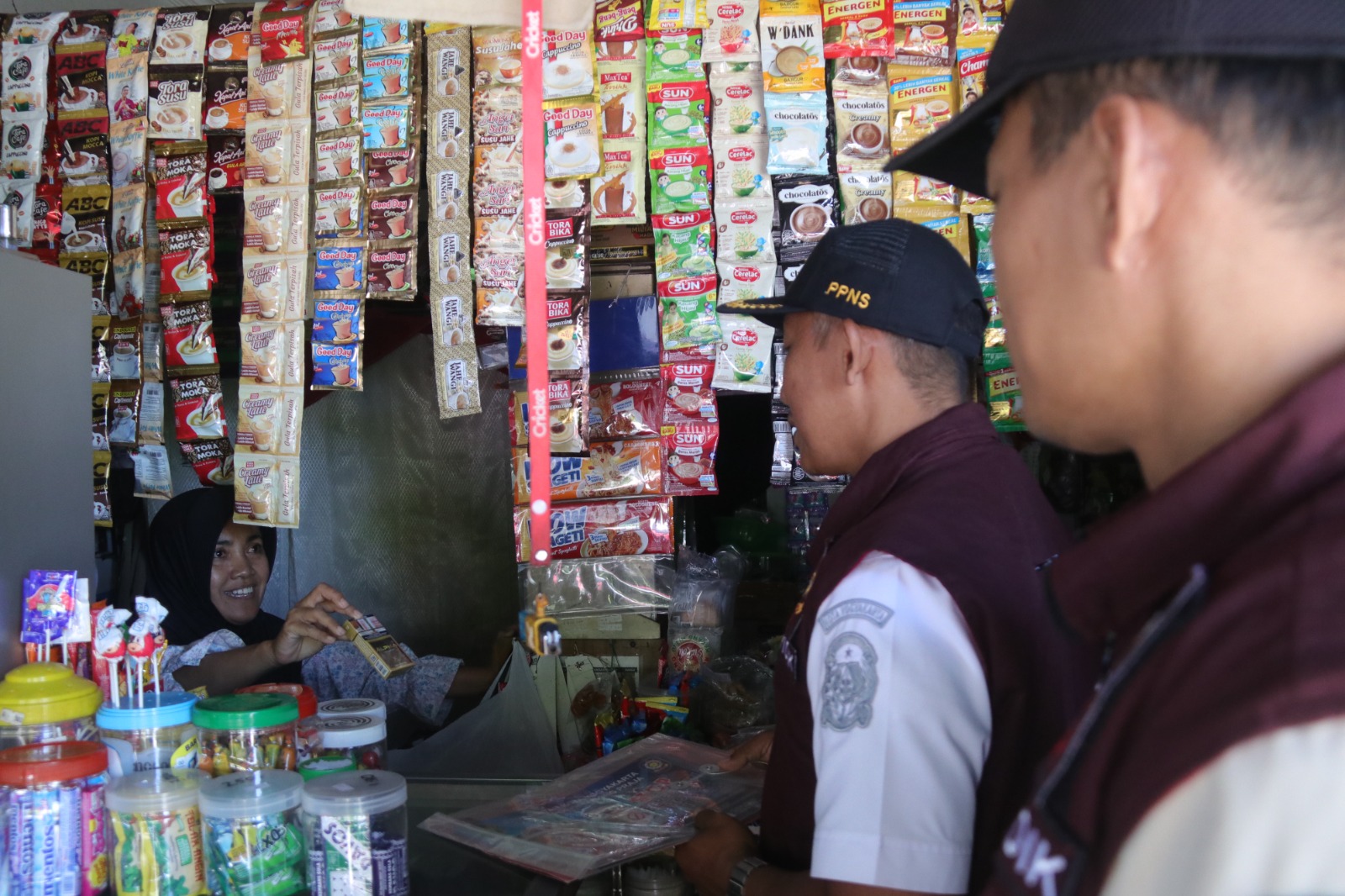  Ingatkan Sanksi Berat, Satpol PP Razia Warung Penjual Rokok Ilegal di Kota Yogyakarta