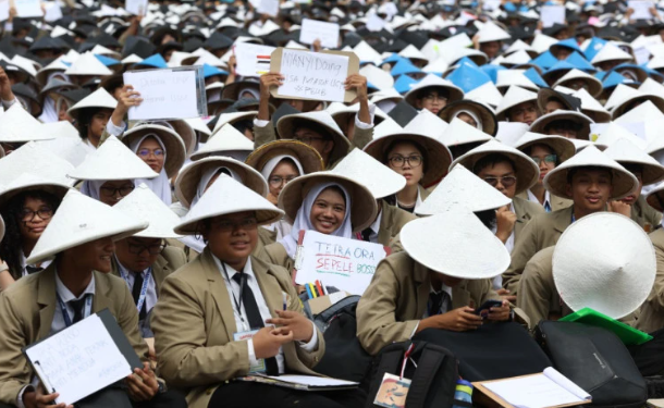 Pionir UGM Berakhir, 10 ribu Mahasiswa Bentuk Selebrasi Formasi Unik