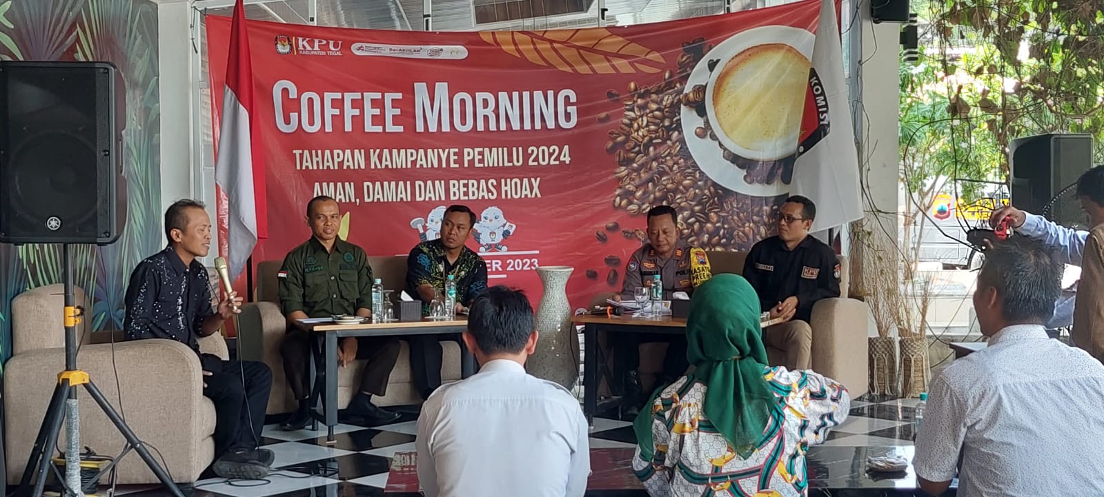 Serukan Pemilu Aman dan Bebas Hoax, KPU Kabupaten Tegal Gelar Coffee Morning Bersama Wartawan