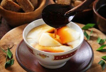 Mengecap Lezatnya Wedang Tahu, Kuliner Unik yang Cocok disantap Saat Cuaca Dingin