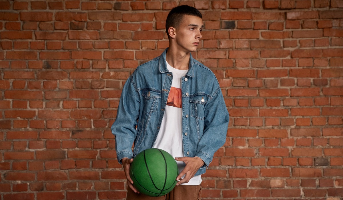 Ekspresikan Diri Lebih Bebas, Simak 7 Tren Fashion Pria di Tahun 2025 yang Bisa Jadi Pilihan Terbaik