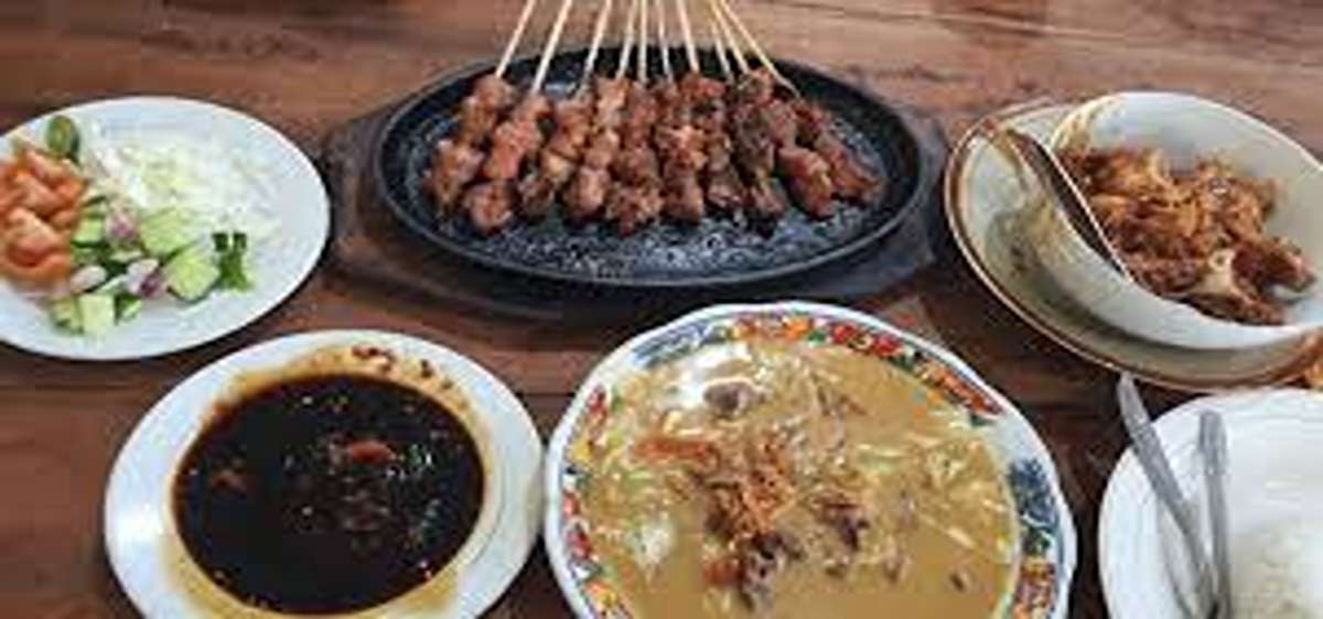 Ikonik dan Legendaris! 8 Tempat Makan Sate di Bandung 2025, Dijamin Menggugah Selera Makan