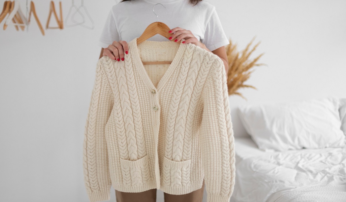 Fleksibel untuk Kombinasi Outfit, Simak 5 Model Cardigan Tile dengan Desain Stylish yang Cocok untuk Kondangan