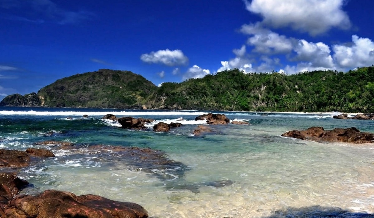 Keindahan Alam Luar Biasa, Simak Aktivitas Menarik Wisata Pantai Wediombo Yogyakarta
