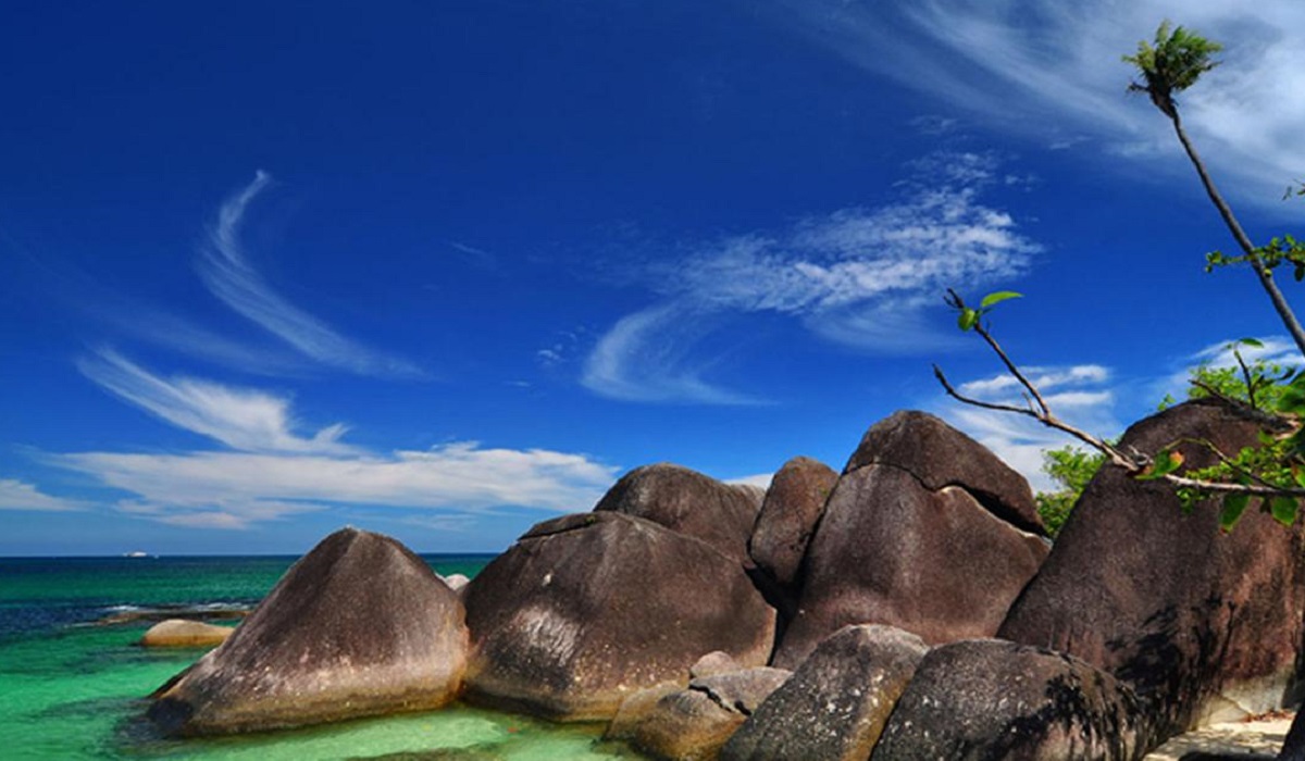 Panorama Indah Memanjakan Mata, Inilah 5 Destinasi Wisata Pantai Belitung dengan Daya Tarik Unik