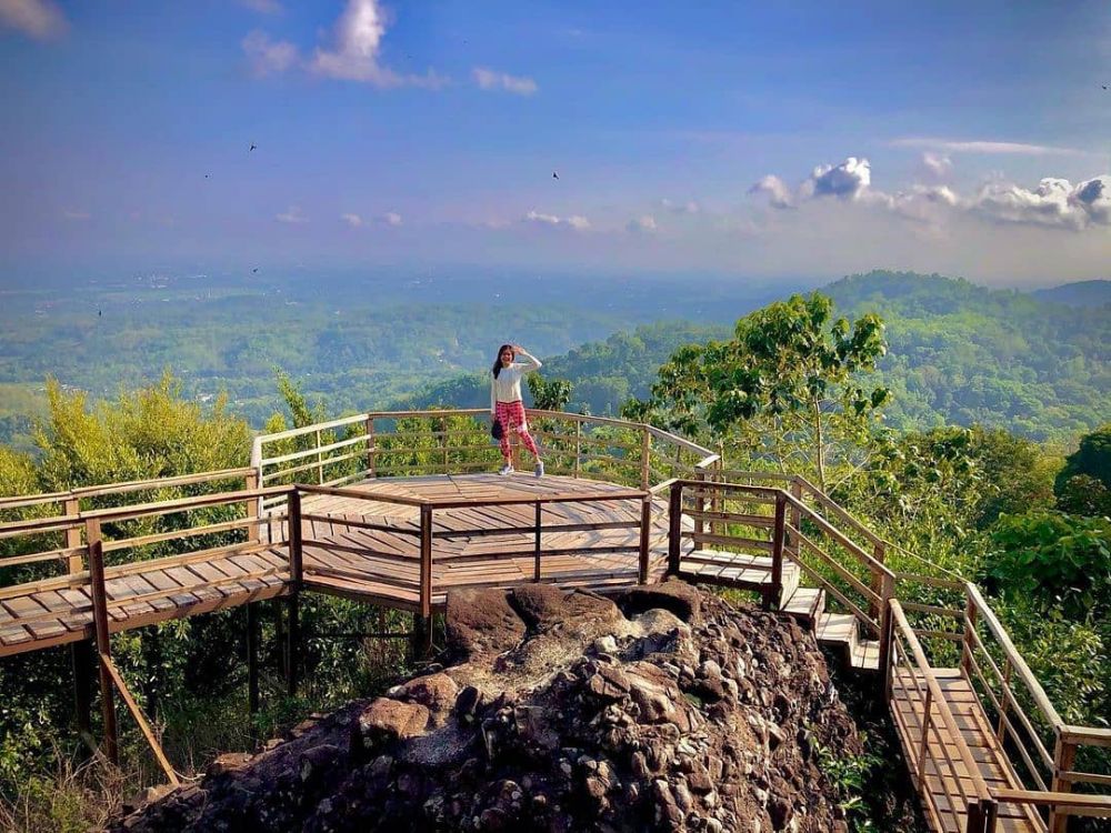 Menyaksikan Sunset Dari Ketinggian Destinasi Alam Watu Goyang Wisata Terbaru 2024 Jogja