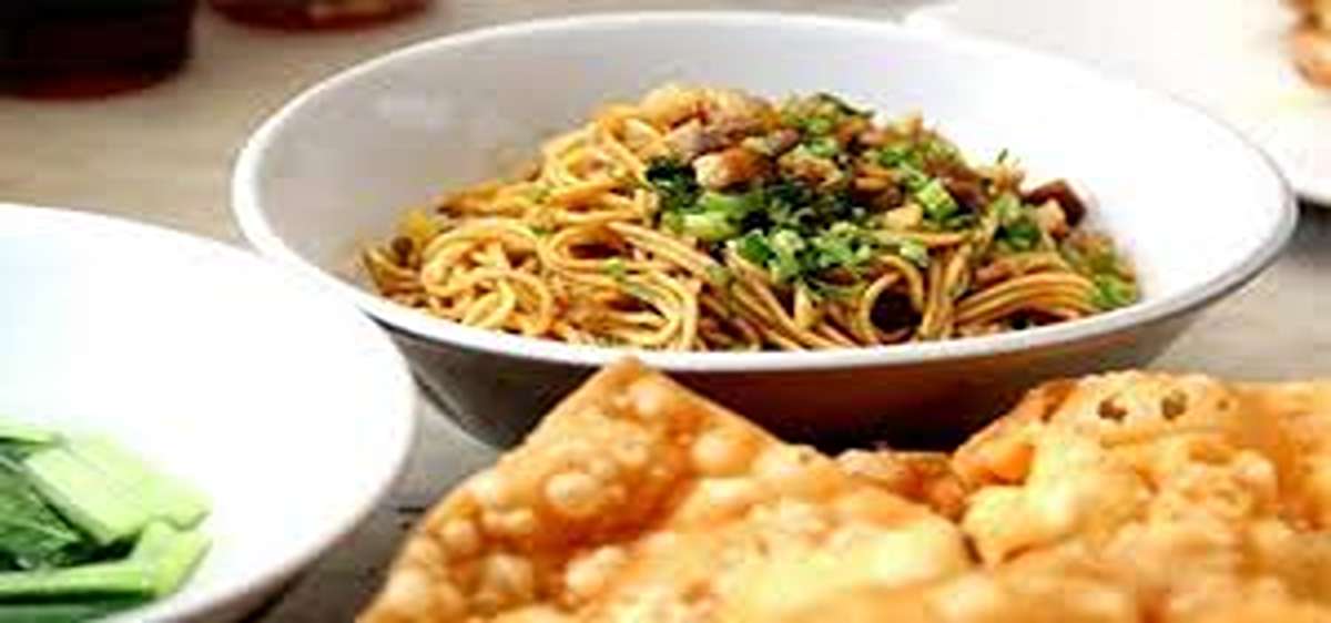 Legendaris & Yummy! 8 Warung Kuliner Mie Yamin Populer di Jakarta, Dijamin Mulur Gurih dan Manis