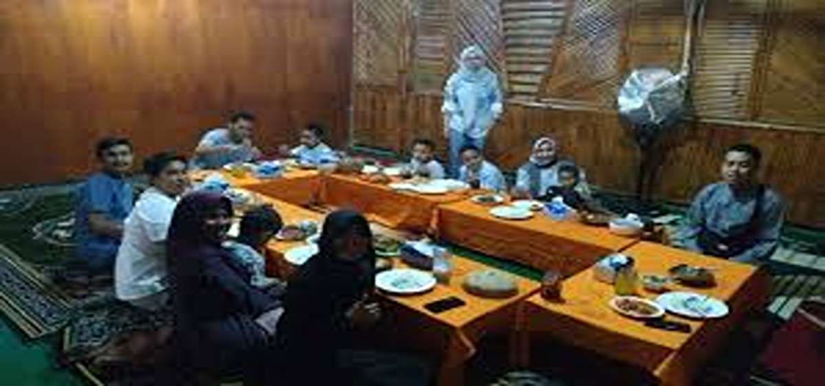 Wajib Mencicipi! Jangan Lewatkan Tempat Makan Malam Situbondo, Ada Yang Buka 24 Jam Dijamin Pasti Ketagihan