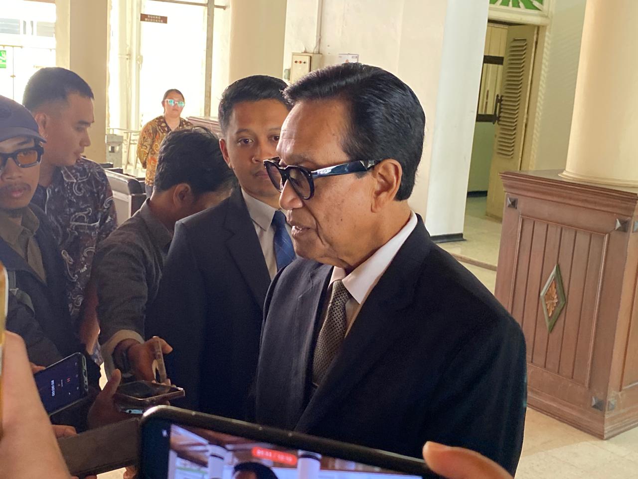 Sri Sultan HB X: Warga Lereng Sudah Paham Risiko, Wisatawan Sebaiknya Jangan Mendaki Merapi