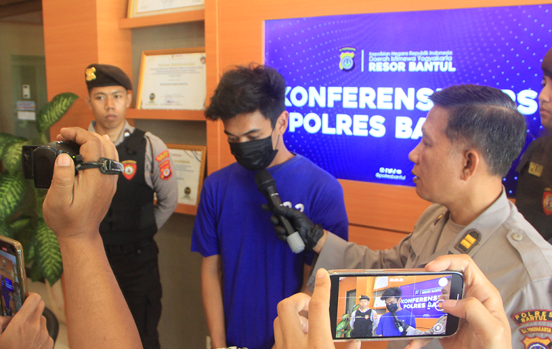 Bobol Warung Angkringan di Parangtritis, Buruh Harian Lepas Jual HP Curian