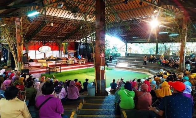 Jelajahi Budaya Sunda yang Kaya, Wisata Terbaru 2024 Saung Angklung Udjo Bandung