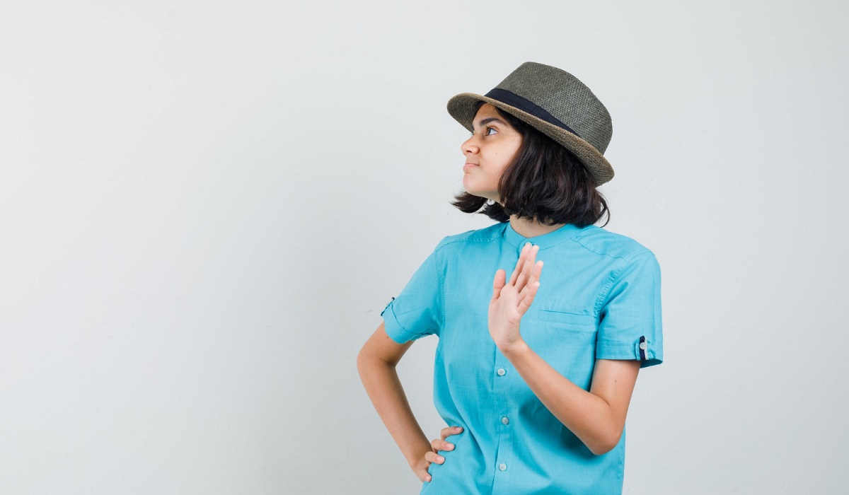 7 Ide Paduan Outfit Biru Muda yang Pancarkan Aura Segar, Cocok untuk Pria dan Wanita