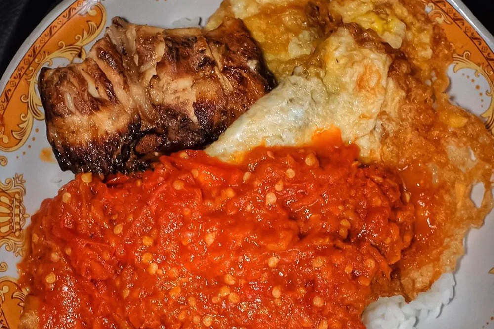 5 Tempat Makan Sego Sambel Surabaya, Pedasnya Mantul Bisa Bangkitkan Nafsu Makan