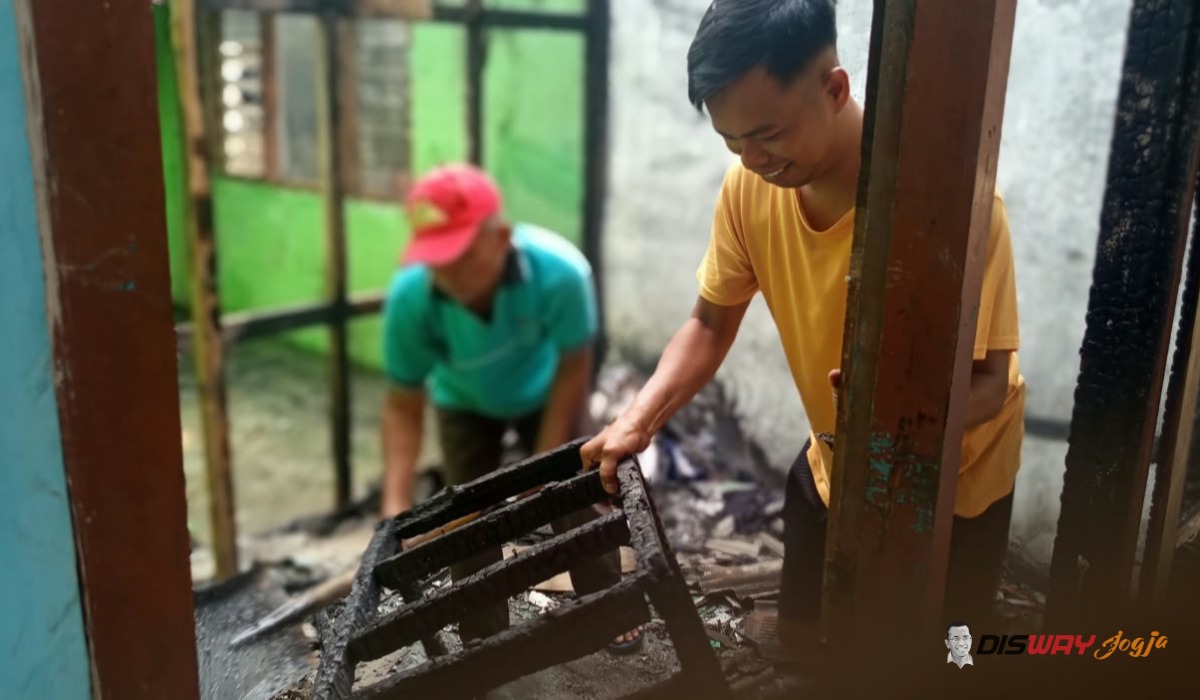 Kebakaran Rumah di Njitengan Balecatur, Teras dan Dua Kamar Tidur  Dilalap Api