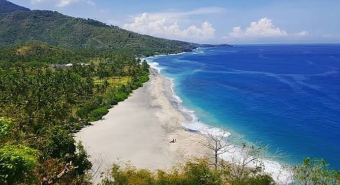 Nikmati Keseruan Wisata Terbaru 2024 Pantai Senggigi Lombok, Temukan Keindahan Airnya yang Luar Biasa