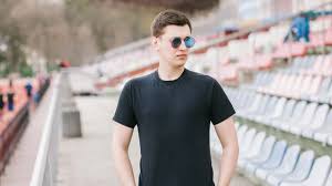 Padu Padan Gaya Outfit Keren Untuk Cowok Tinggi, Cocok untuk Acara Kasual Dijamin Makin Trendy Dan Kece