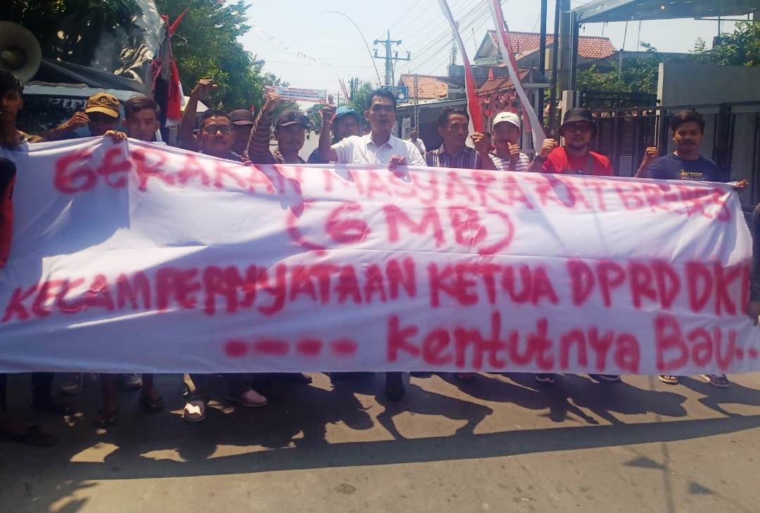 Warga dan Pedagang Telur Asin Gelar Demo, DPRD DKI Batalkan Kunker ke Brebes