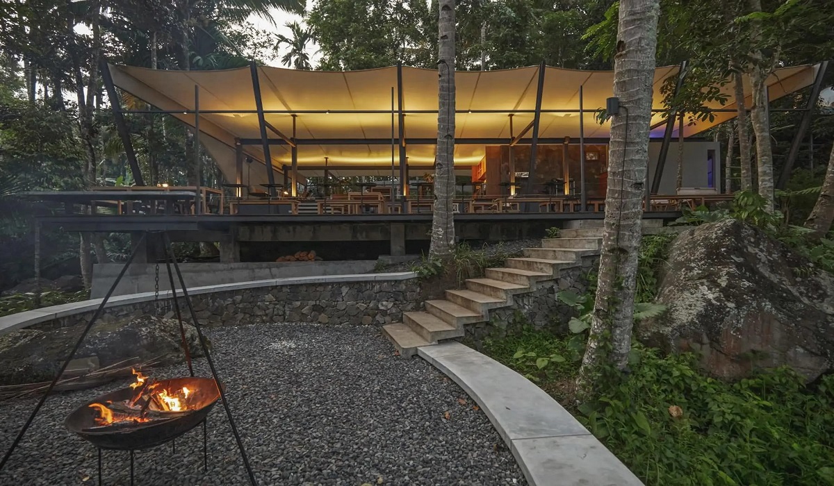 Bersantai Sembari Menikmati Pemandangan, Simak 5 Pilihan Wisata Glamping Nyaman di Jawa Timur