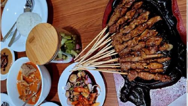 Berikut Ini Daftar Tempat Makan Dekat Stasiun Bandung Paling Enak yang Wajib Dicoba Waktu Transit