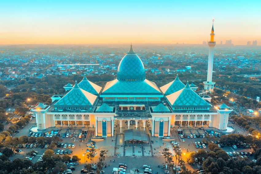 Uniknya Wisata Terbaru 2024 Religi, Masjid Agung Surabaya Memiliki Kubah Bagai Telur