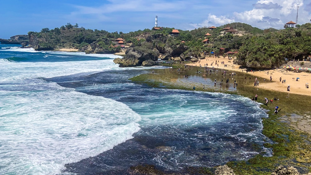 Sajikan Panorama Alam Unik, Simak Pesona Wisata Terbaru 2024 Pantai Kukup Gunungkidul