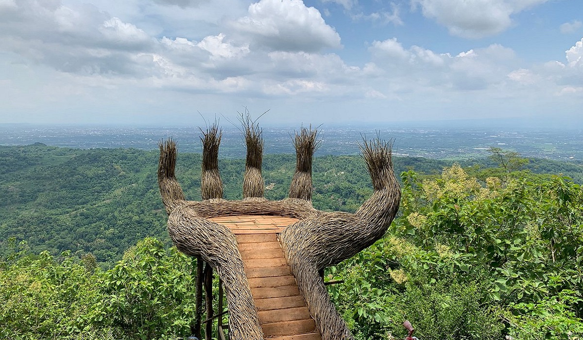 Wisata Hutan Pinus Pengger Yogyakarta: Daya Tarik, Fasilitas, Tiket Masuk hingga Lokasi Lengkap