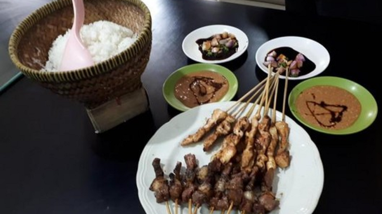 Rekomendasi Destinasi Makan Siang Legendaris di Area Stasiun Bandung, Simak Informasi Lengkapnya Disini