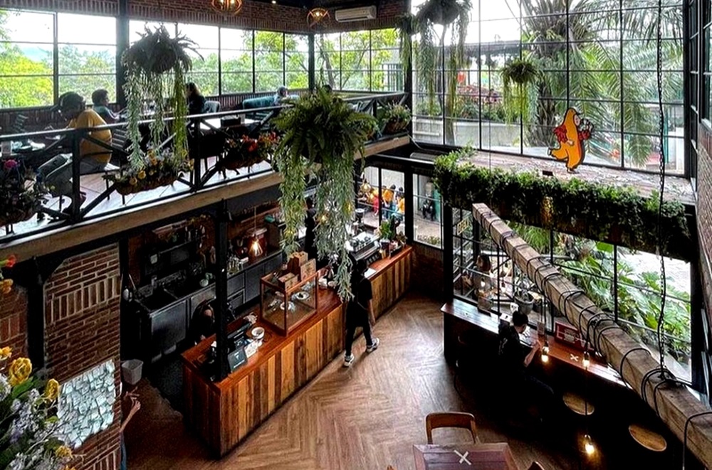 Daftar Tempat Nongkrong Hits dan Instagramable di Sentul, Bikin Betah dengan View Memukau