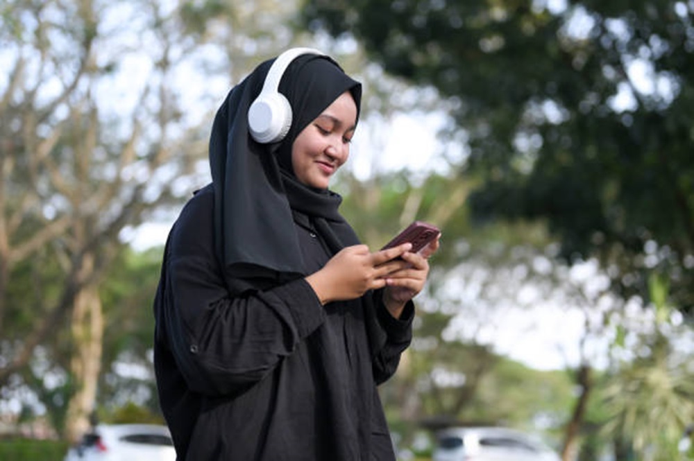 5 Ide Outfit Skena Hijab yang Bikin Penampilan Kamu Kece Maksimal, Tertarik Coba?