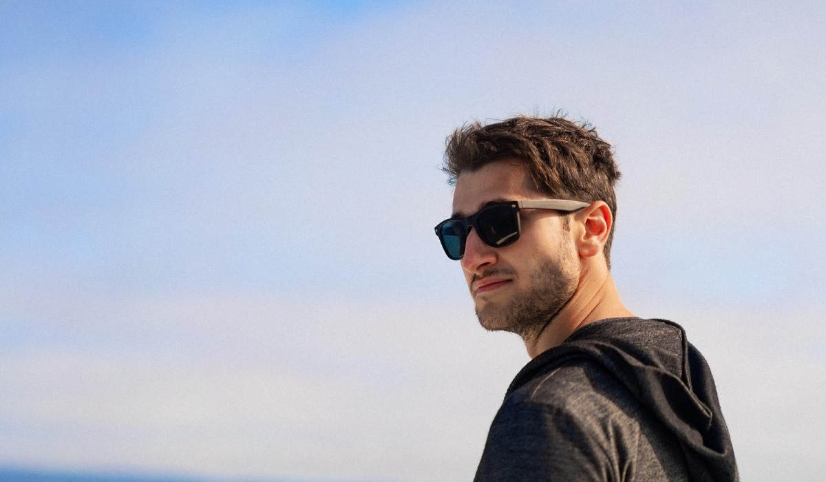 5 Pilihan Kacamata Photocromic Terbaik Tahun 2025 Buat Visualmu Makin Kece Setiap Saat